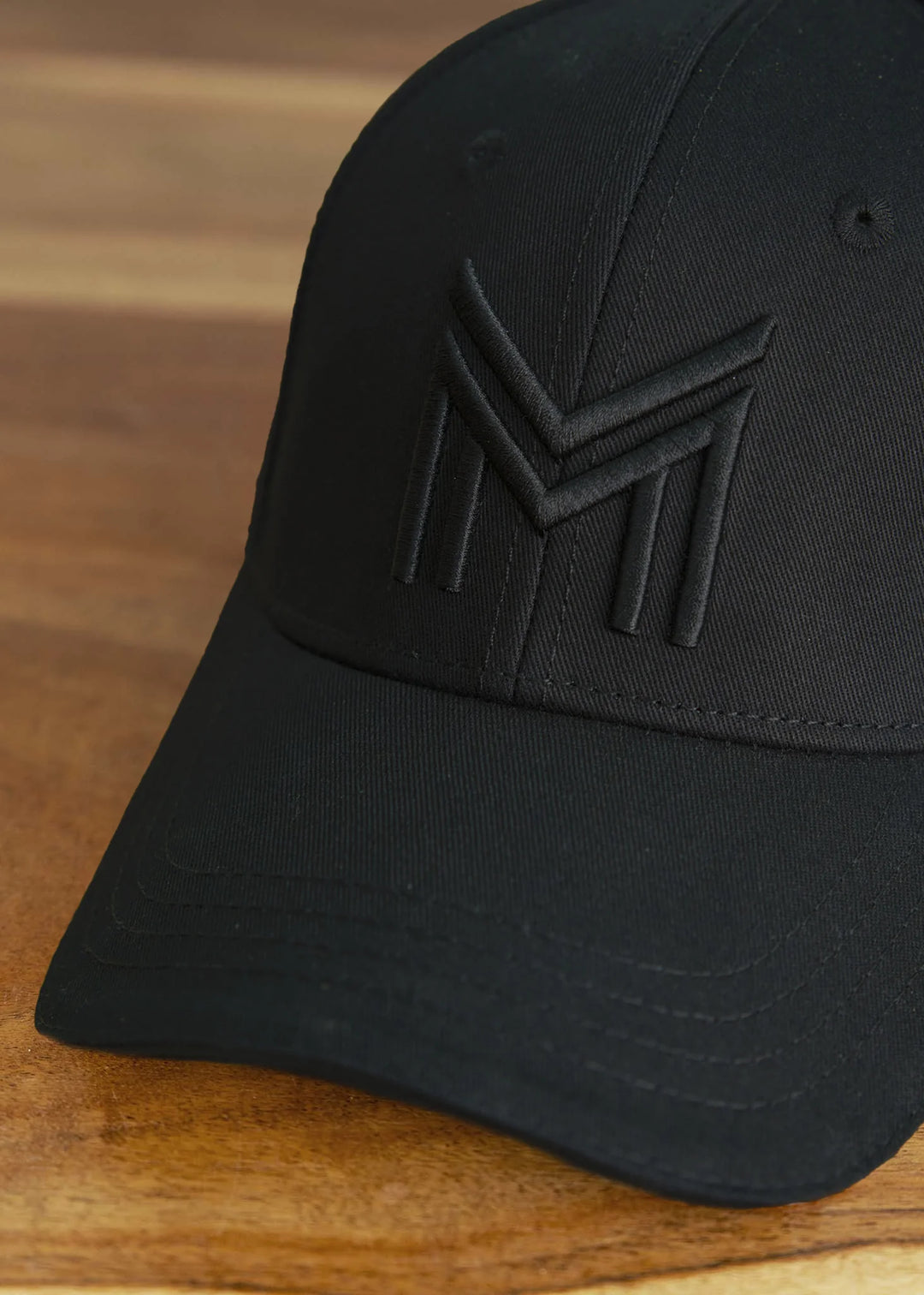 Maximilian Equestrian - Keps BLACK