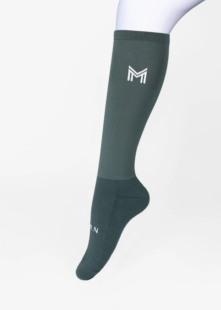 Maximilian Equestrian - FLAG Ridstrumpa IVY